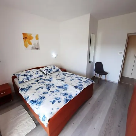 Gemuetliche Erdgeschossferienwohnung Mit Balkon By Interhome *