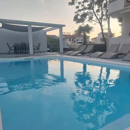 Daire Gemuetliche Erdgeschossferienwohnung Mit Balkon By Interhome *