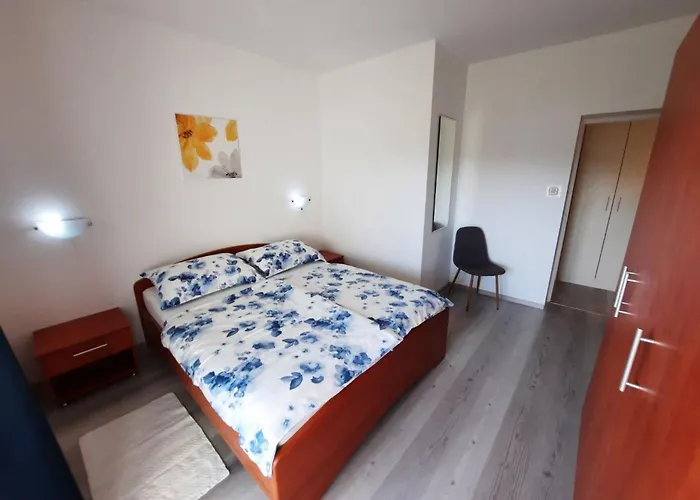 Gemuetliche Erdgeschossferienwohnung Mit Balkon By Interhome *