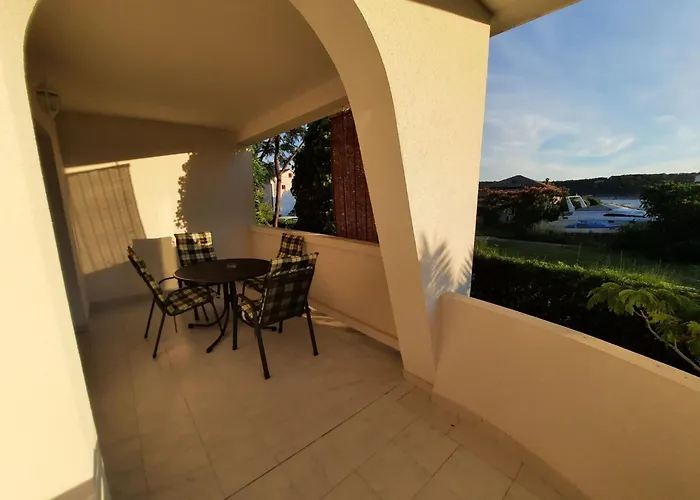 Daire Gemuetliche Erdgeschossferienwohnung Mit Balkon By Interhome