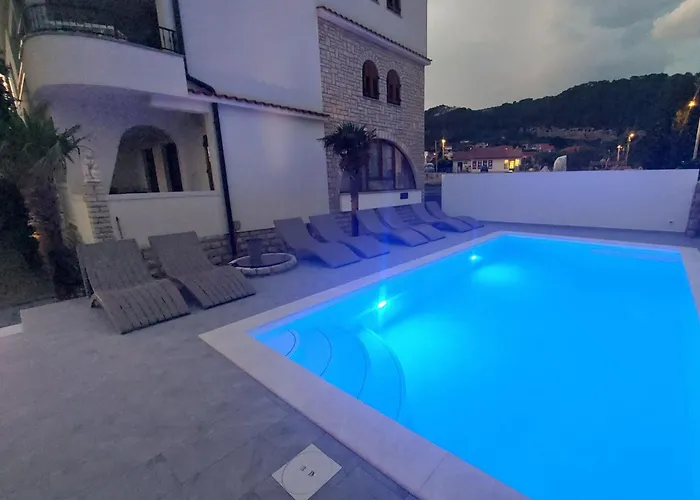 Gemuetliche Erdgeschossferienwohnung Mit Balkon By Interhome *